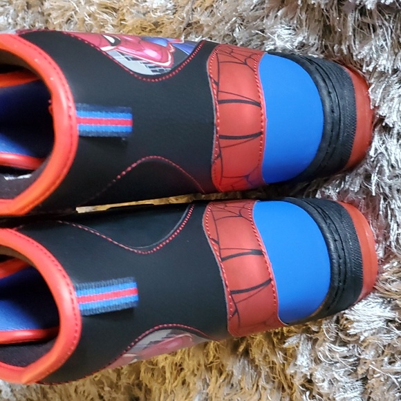 Boy's Light Up Spiderman Snow Boots - Picture 6 of 9